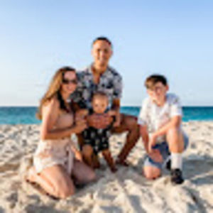 Meet your Posher, Laura b.